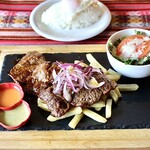 レストラン マチュ ピチュ - 料理写真:ペルーのバーベキューソースステーキ