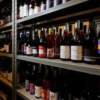 クラシカルなものからナチュラルワインまで様々な銘柄をご用意