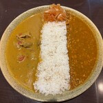 けらら - 限定カレーとひき肉とグリーンピースのカレーの組み合わせ（1,050円）