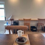 cafe shin - ブラジル(中深煎り 500円)
ブラウニー(490円)
(ドリンクセットで50円OFF)