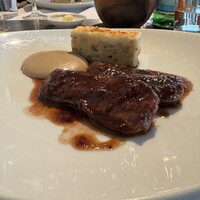 Benoit Alain Ducasse - 牛ハラミのステーキ エシャロットソース マカロニグラタン