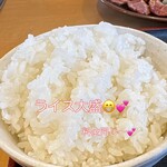 焼肉処 まるます家 - ピッカピカの銀シャリ✩.*˚
      めちゃくちゃ旨い♡