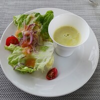 RESTAURANT LUKE with SKY LOUNGE - サラダと空豆のスープ