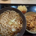 ゆで太郎 - やさい天丼、温そば（大盛り）