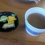 YAOKI - サービスの漬物と蕎麦湯