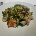 シェ・イノ - 豪華なシーフードサラダ