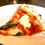 トラットリア アニモ - ◇ナポリピッツァ（直径28cm）／マルゲリータ　…シェア。