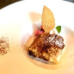 トラットリア アニモ - ◇セットメニュー／デザート。
      ・［C］サラダ＆デザート＆ドリンク…ティラミス。