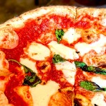 トラットリア アニモ - ◇ナポリピッツァ（直径28cm）／マルゲリータ　
      