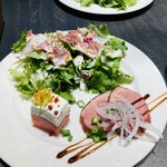 Bistro Roven - 合鴨のロースト・サーモンとクリームチーズのマリアージュ・サラダ