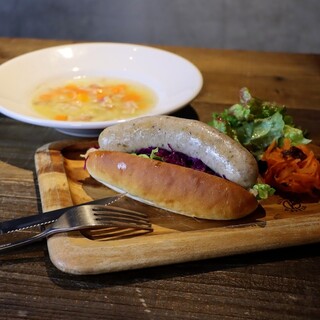 ドリンク付き！ランチ限定セットメニューで優雅なお昼を