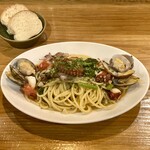 文化商店 - 魚介のオイルパスタとギオット