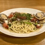 文化商店 - 魚介のオイルパスタ(1,700円)