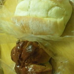 ラ・コルベイユ - ミルクパン　くるみパン