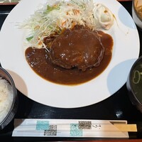 たくあん・牡丹亭 - 手ごねハンバーグランチ(1,300円)のデミグラスソース