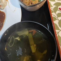 たくあん・牡丹亭 - 小鉢の切干大根と味噌汁