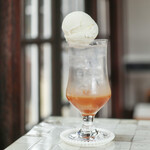 SHUMOKU CAFE - ピリッと辛い大人のジンジャークリームソーダ☆