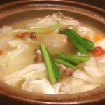 くいもの屋わん - 黒豚のワンタンと野菜のアッサリコラーゲン入りスープ☺︎