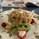 プティジュール - オードブルサラダのシュー生地ドーム&スワン。