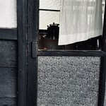 土家 - すり硝子とは、素晴らしい♡ 中にはストーブ、寒かったのでホッとしました