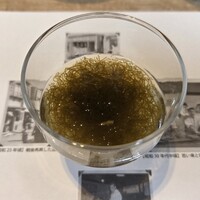 天ぷら新宿つな八 大丸東京店 - お口直しのもずく酢