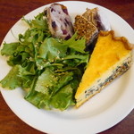 パーラー江古田 - ほうれん草とリコッタチーズのキッシュ（半分）