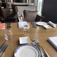DINING & BAR TABLE 9 TOKYO - 