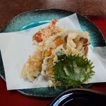 やまびこ路 - ◯天ぷら
しめじ、かぼちゃ、さつまいも、海老、人参、大葉
となる