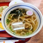 やまびこ路 - ジーンと舌に来る節の旨味が
染み渡る美味しさがあるよねえ❗️

鰹節の濃度はかなり濃い目に出ているぞっ❗️
