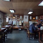 やまびこ路 - 店内　入口入ってから撮影