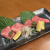 松阪牛炭火焼肉 東海亭 - 