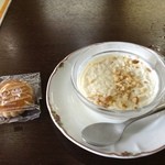 Handi レストラン - 左から洋菓子、キール