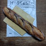 ヒュッグリーベーカリー - 料理写真:『パケット』　¥360