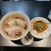 豚一頭清湯麺