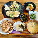 柊 - 料理写真:お惣菜定食と日替わりメインプレートを合わせた定食が

●ごちそう定食　1,000円

なので、これを注文してみることにした