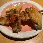 焼鳥 クロウタドリ - 手で、骨を掴んでいただきました。