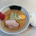 てっちゃんの味源 - とん醤油980円大盛り100円無料小ライス