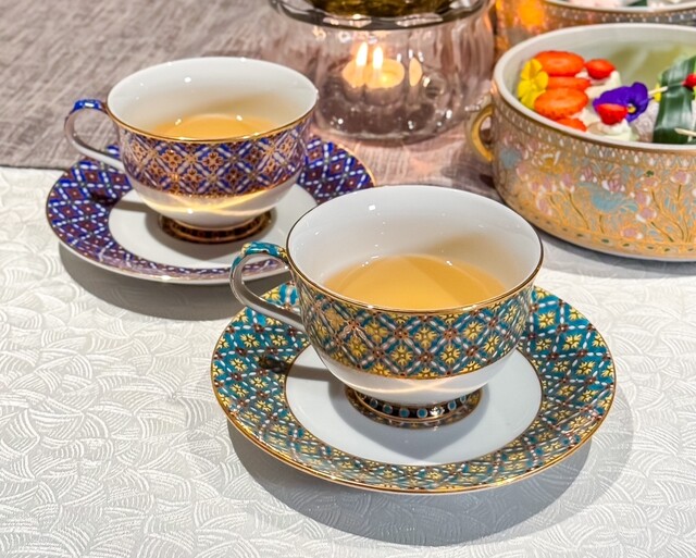 高級食器 タイ王室 ベンジャロン焼 カップ＆ソーサー ペア 2客セット