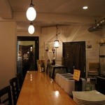 グリル梵 - 落ち着く感じのインテリアのカウンター