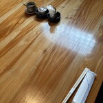 御手打ちそば やま本 - テーブル