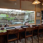 御手打ちそば やま本 - カウンターから