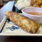 GIA DINH - 揚げ春巻き（Nem rán / Chả giò）（¥180税込）
      ベトナムの揚げ春巻きは皮がライスペーパーなんですよね。それが揚げるとサックサクで香ばしく、ものすごくうまい！