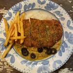 エスコバール - ミラネーサ（カツレツ）のせ