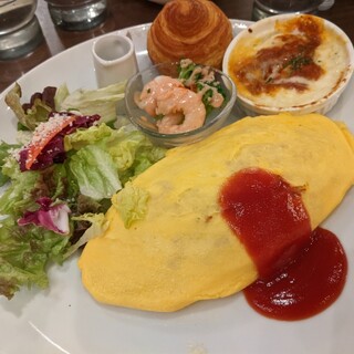 サロン ウフ エ モア_0