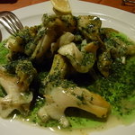 ビストロ・ラ・クッチーナ - 2009/12/30：前菜④我が家の大好物♪「ツブ貝のガーリックバター」