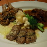 ビストロ・ラ・クッチーナ - 2009/12/30：メイン「ラムと鹿肉と牛ホホ肉の盛り合わせ」