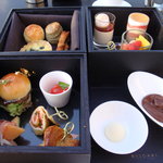 ブルガリ ラ・テラッツァ・ラウンジ - ３段ティーボックス