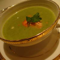 RESTAURANT PRUNIER - 温かいクレソンのポタージュ　冷たいトマトソースを浮かべて