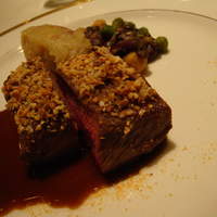 RESTAURANT PRUNIER - 仔羊の鞍下肉のロティ　オレンジの蜂蜜とスパイシーなエピスのソース