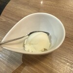 野乃鳥 梅味堂 - ラストオーダーを終えるとサービスで出してくれた爽やかなヨーグルトアイス